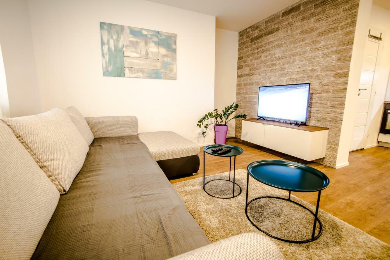 Central apartments by Kovee Bratislava Buitenkant foto