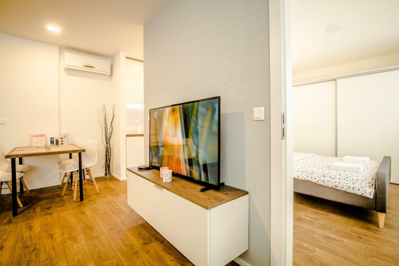 Central apartments by Kovee Bratislava Buitenkant foto
