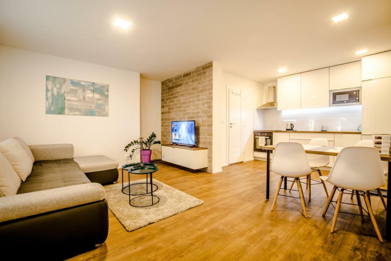 Central apartments by Kovee Bratislava Buitenkant foto